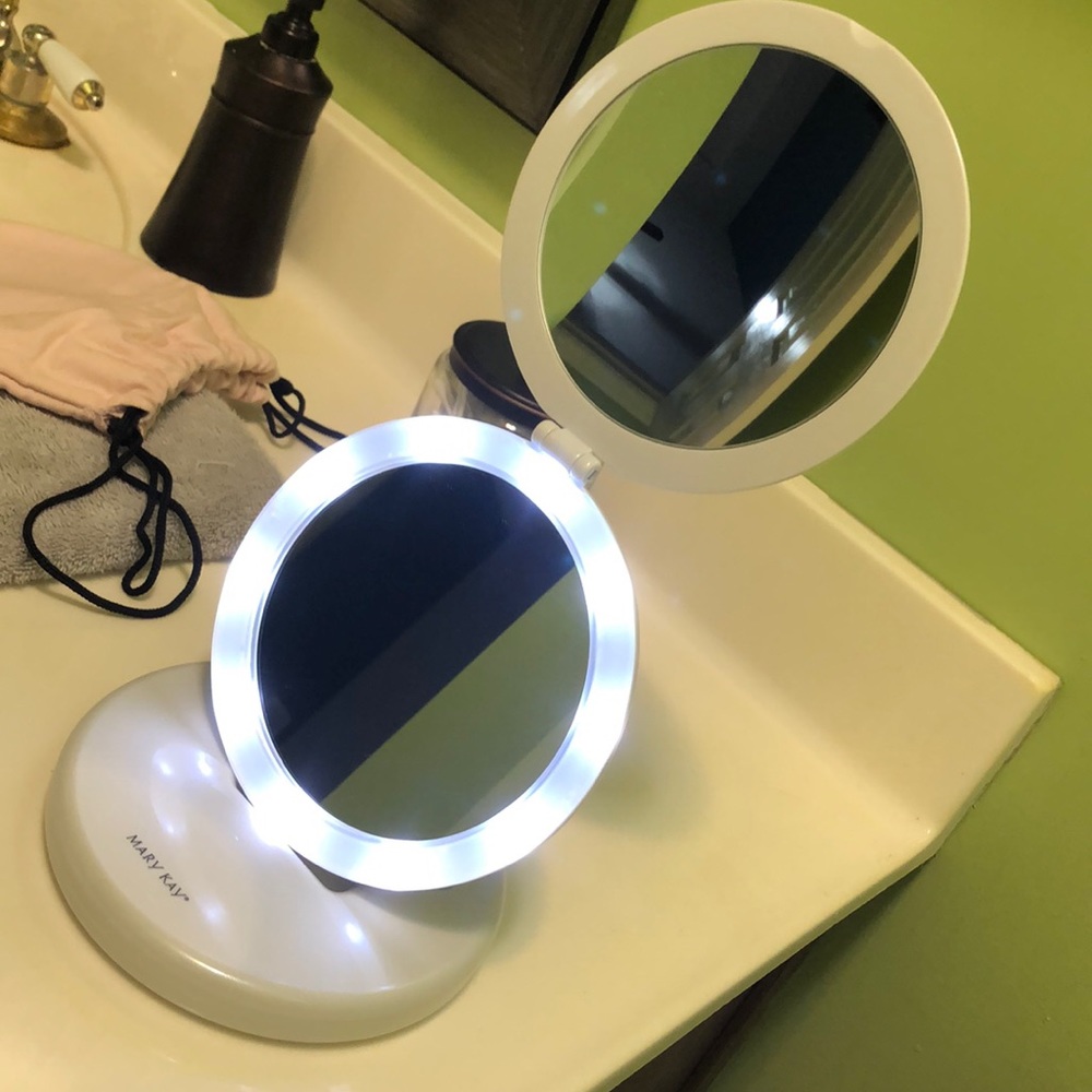 Mary Kay travel size vanity mirror!!